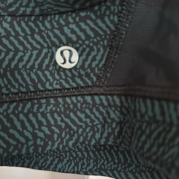 Lululemon Flow Y Bra IV size 6 - Picture 6 of 8